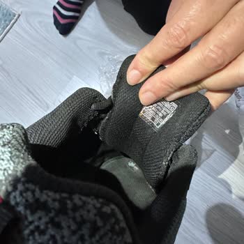 Skechers Erkek Ayakkabısında Kısa Sürede Oluşan Delik İçin Değişim Talebi