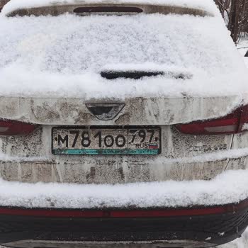 Жалоба на Делимобиль. Нарушение правил парковки — заблокирован выезд