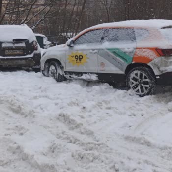 Жалоба на Делимобиль. Нарушение правил парковки — заблокирован выезд