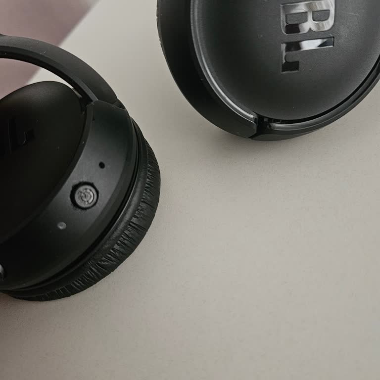 JBL Tune 520BT Kulaklıkta Kısa Sürede Açma Kapama Düğmesi Arızası İçin Garanti Değişimi Talebi