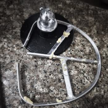 Sinbo Mikserin Hamur Yoğurma Aparatı Kırıldı, Yedek Parça Talebi Ve Geri Dönüş Bekleniyor