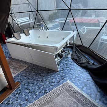 Isıtmalı Havuz Bulunmadığı Ve Kırık Oda Şartlarıyla Mağdur Oldum