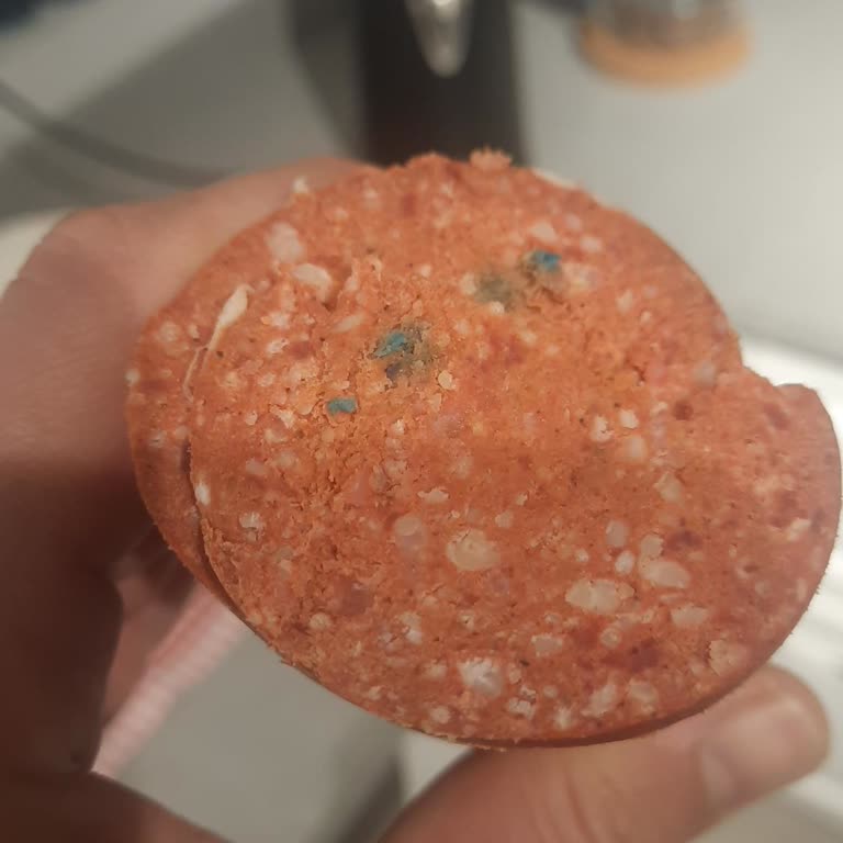 Sucuk İçinde Mavi Cisim Görülmesi Gıda Güvenliği Sorunu