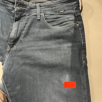 Mavi Pantolonunda Leke Ve Değişim Talebi