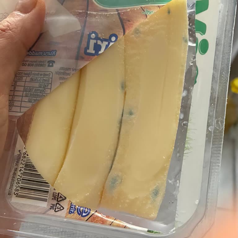 Şok Marketler Sanaldan Küflü Ürün Gönderimi