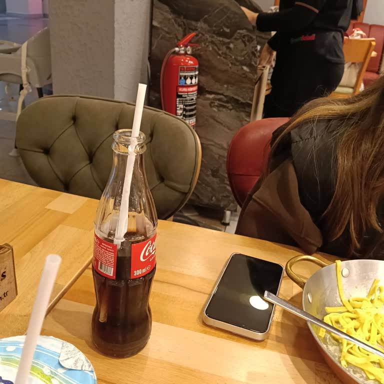 Kola Şişesi Kapakları Kaşıkla Açıldı Hijyen Ve Hizmet Kalitesi Sorunu