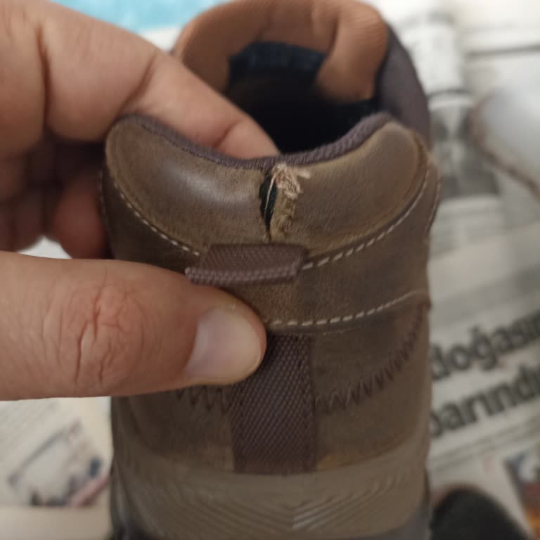 Dockers By Gerli Markalı Deri Ayakkabının Dikiş Atması Ve Kullanılamaz Hale Gelmesi
