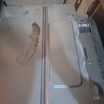 Siemens Ev Aletleri Ankastre Setinde Sızıntı Ve Korozyon Sorunu Ve Servis Hataları