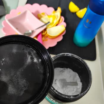 Hiq Glutamine Ürünün Koruma Kapağı Eksik Ve İçinde Plastik Parçacıklar