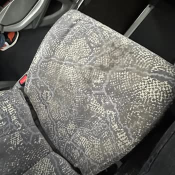 Metro Turizm Otobüsünde Yoğun Koku, Kirli Koltuklar Ve Aşırı Kalabalık