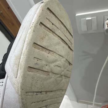 Kısa Sürede Çöken Ve Delinen Ayakkabı: Ayıplı Ürün Şikayeti