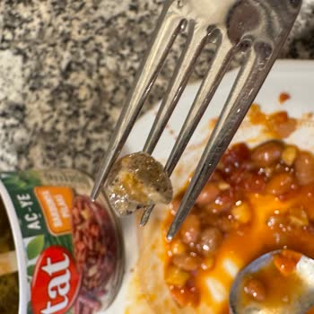 Tat Gıda Barbunya Pilaki İçinden Taş Çıktığını Fark Ettik