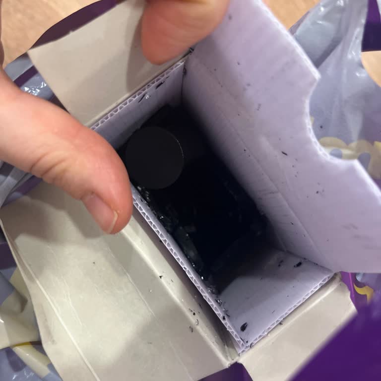 Kasadaki Dolu Alanlar Nedeniyle Kırılan Parfüm Ve Ürün Değişimi Reddedildi