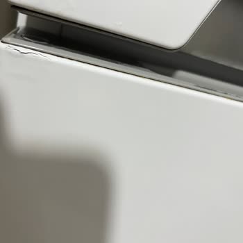 Vestel Buzdolabında 5 Yılda Dış Kaplamanın Soyulması Ve Paslanması