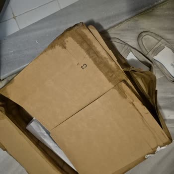 Teslim Edilmediği Halde 'Teslim Edildi' Bildirimi Ve Islak Ürün Şikayeti