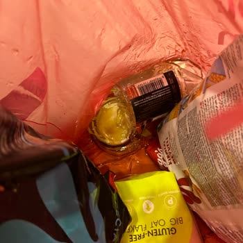 Kırılan Bal Kavanozu Nedeniyle Ürünler Kirlenip Cam Parçalarıyla Dolu, Tam İade Talebi