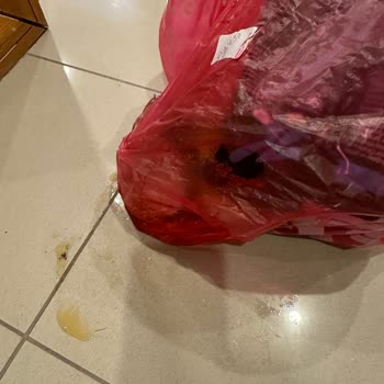 Kırılan Bal Kavanozu Nedeniyle Ürünler Kirlenip Cam Parçalarıyla Dolu, Tam İade Talebi