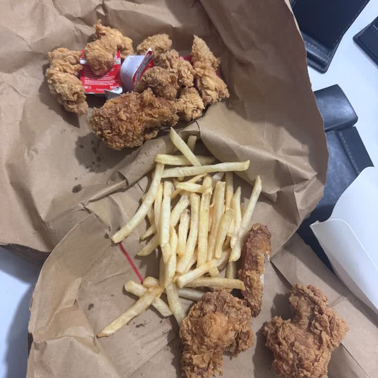 570 TL Ödediğim Popeyes Menüsü Küçük Porsiyon Ve Yanıltıcı Fiyat