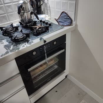 Kumtel Ankastre Ocak Camı Patladı: Güvenlik Riski Ve Ücretsiz Değişim Talebi