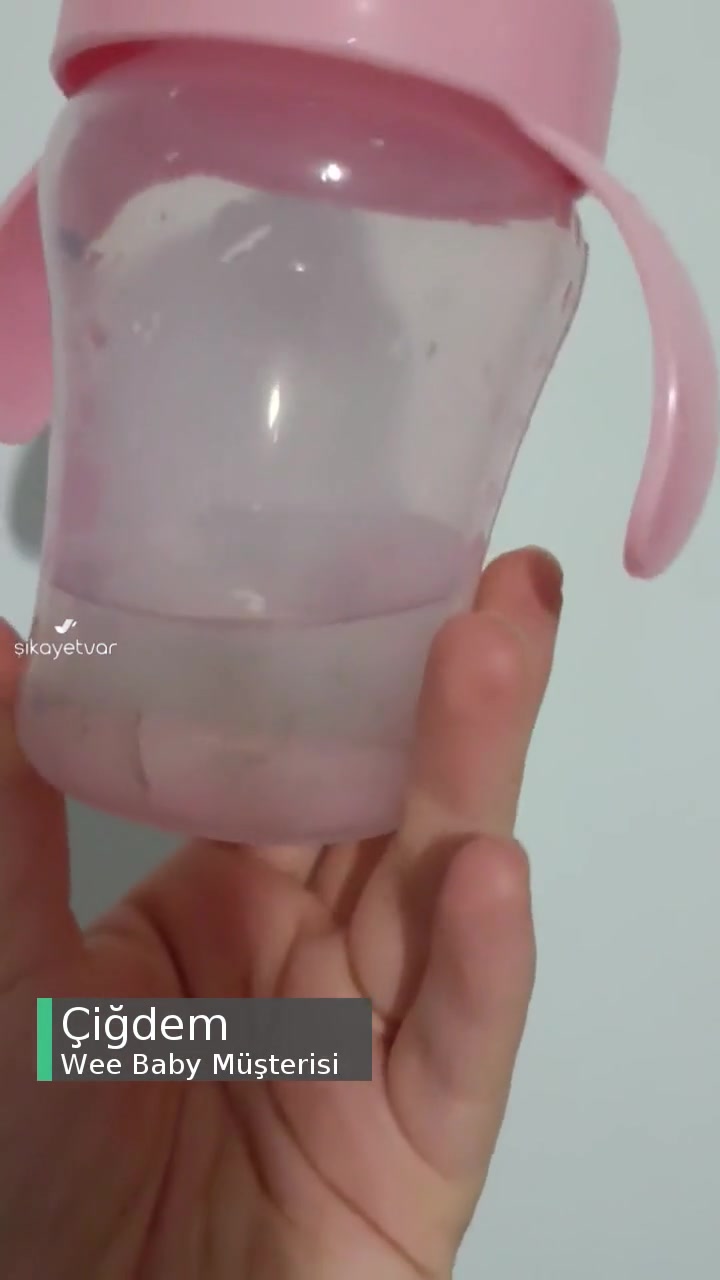 Wee Baby Suluk İçince Siyah Oluşumlar videonun kapak resmi