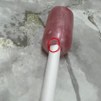 Düdüklü Şekerin Düdük Kısmı Yok