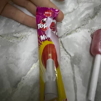 Düdüklü Şekerin Düdük Kısmı Yok