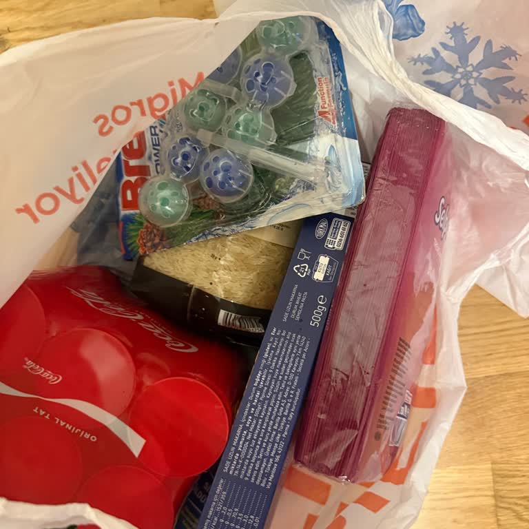 Kimyasal Ve Temizlik Ürünleri Gıdalarla Aynı Poşete Konulması Ve Hasarlı Paketleme