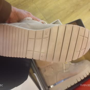 Nata Vega AVM FLO Mağazasında Giyilmiş İddiasıyla Değişim Reddi