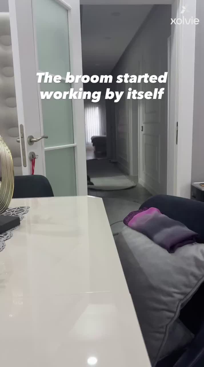 Roborock Q8 Max Pro Plus Fails to Clean and Resets Maps Repeatedly video cover