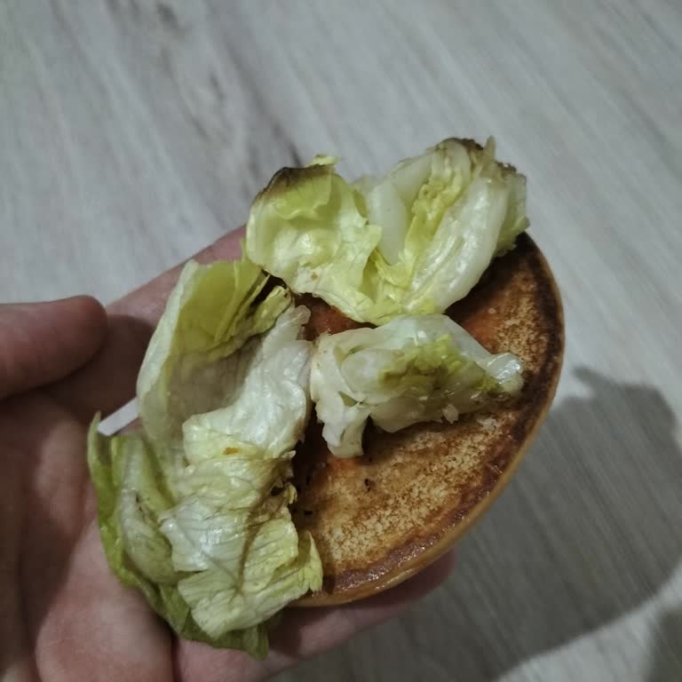 Bozuk Marul Ve Yanlış İçecek Gönderimi Nedeniyle Sağlık Riski