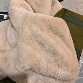 Mudo Garanti Süresi Geçmiş Gibi Gösteren Ayıplı Mont İçin Değişim Ve İade Talebi