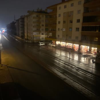Karatay’da Uzun Süreli Elektrik Kesintisi, Bilgi Eksikliği Ve Tazmin Talebi
