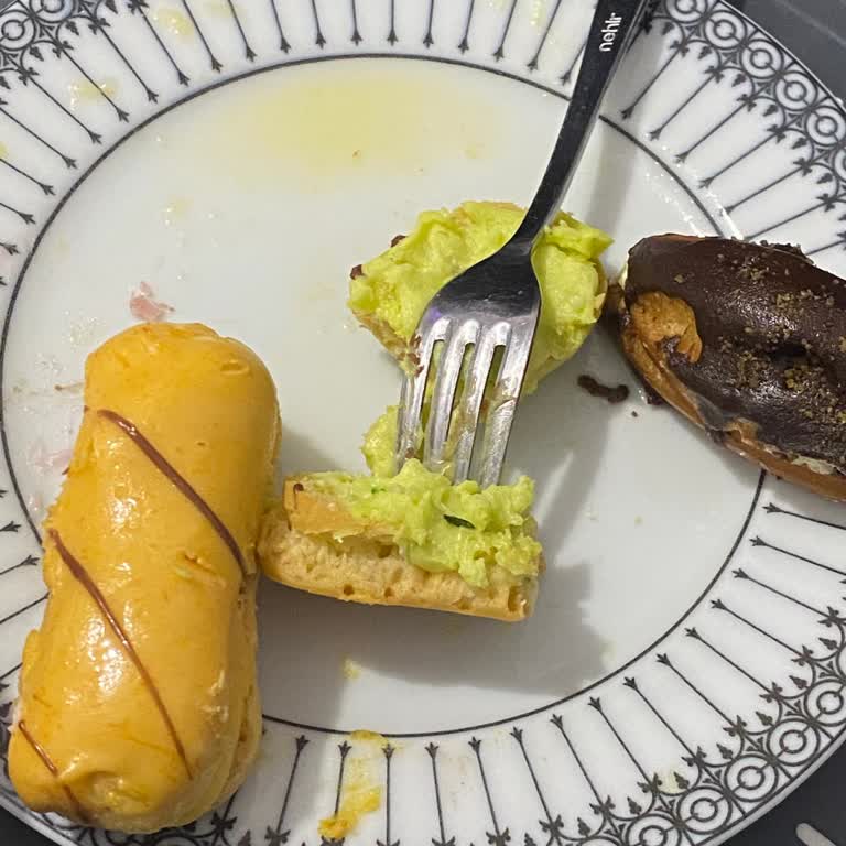 Fıstıklı Eklerde Ispanak Yaprağı: Hijyen Ve Yanıltıcı Satış Şikayeti