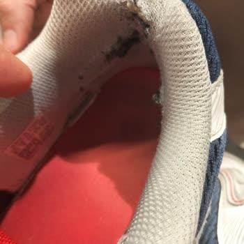 Deforme Çıkan Ayakkabı Ve Mağaza Müdürünün Yetersiz Tutumu