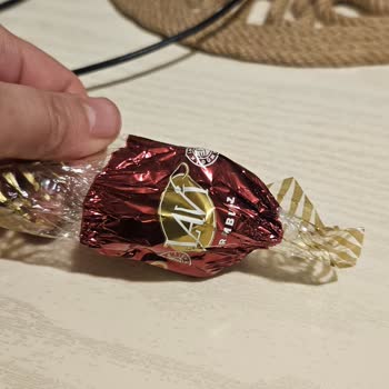 Lavi Çikolatasında Saç Ve Kıl Tespiti Hijyen Sorunu Şikayet Edildi