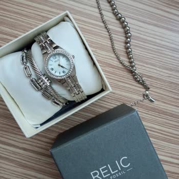 Saat & Saat Fossil Saat Setindeki Bileklik Yapıştırıcıyla Bağlanmış, Defolu Ürün!