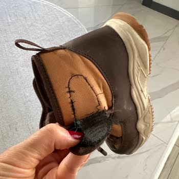 Vicco Çocuk Botunun Cırt Kısımlarının Erken Kopması Ve Değişim İsteği