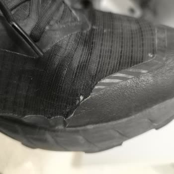 Garanti Kapsamındaki Ayakkabının Yırtılma Ve Deformasyon Red Edilmesi Kabul Edilemez