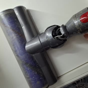 Dyson V8 Süpürge Başlıkları Tekrar Kırılıyor Ve Garanti Sonrası Destek Yok
