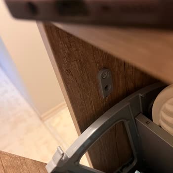 Adore Mobilya Ayakkabılık Parça Kırılması Ve Yedek Parça Temini İçin Yetkiliye Ulaşamama!