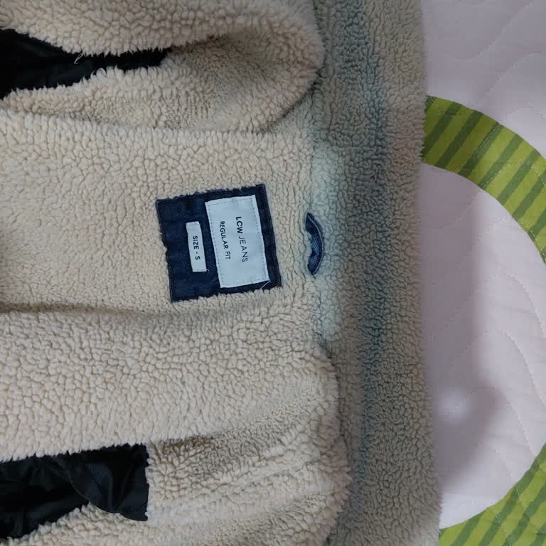 Montun İç Peluşu Yıkamada Maviye Döndü, Ürün Kullanılamaz Hale Geldi