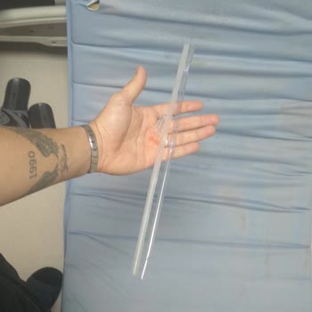 Çocuk Endokrin Bölümünde Yataklarda Çıkan İğne Ucu Ve Cam Parçası