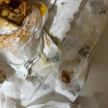 Maydonoz Döner Gölhisar Şubesinde Tavuk Dürümde Kemik Parçası Çıktı