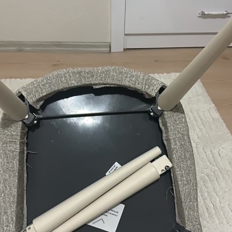 Sandalyelerin Ayakları İlk Günden Gevşedi, Değişim Veya Kalıcı Tamir Talebi