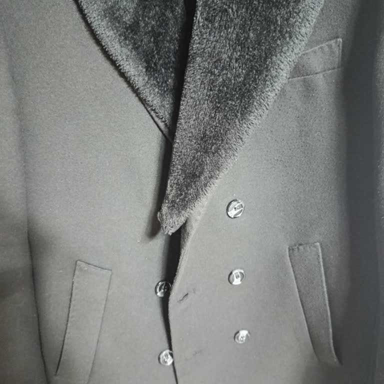 Kısa Sürede Renk Solması Ve Tüylenen Kaban İçin Değişim İsteği