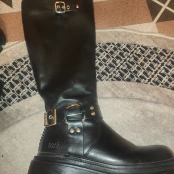 FLO'da Deri Soyulması Yaşadığım Çizme Ve Bot İçin Onarım Veya Değişim Talebi