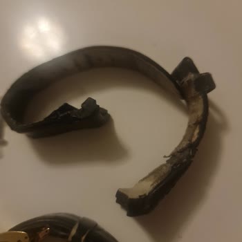 SEIKO Saat Kordon Aynı Yerden Deforme Oluyor