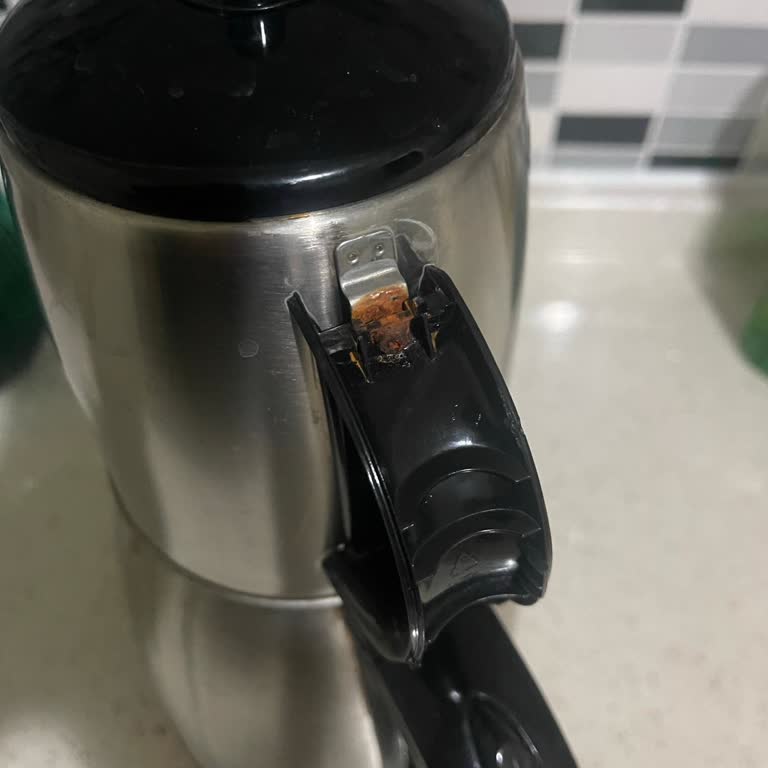 Sinbo Stm5831 Çay Makinesinde Kırılan Demlik Kulpu İçin Ücretsiz Yedek Talebi