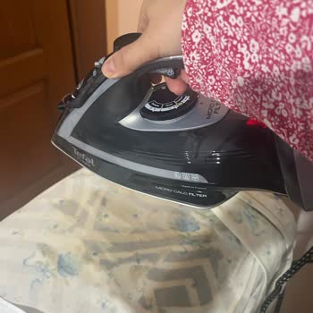 Tefal Fv8062 Ütüde İlk Kullanımda Yanma Ve Aşırı Su Akıtma Sorunu