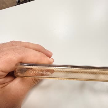 Magsafe Özellikli Spigen Kılıfın Kısa Sürede Sararması Ve Değişim Talebi